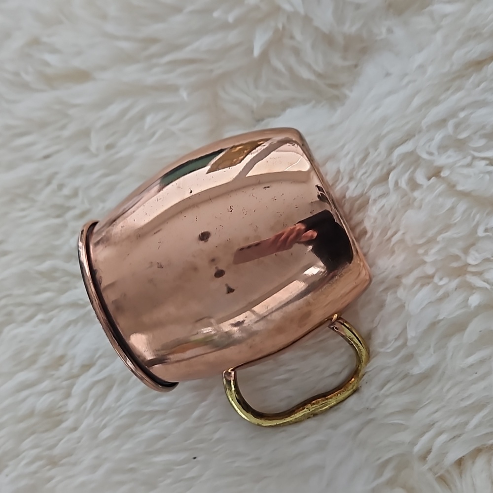One copper mug